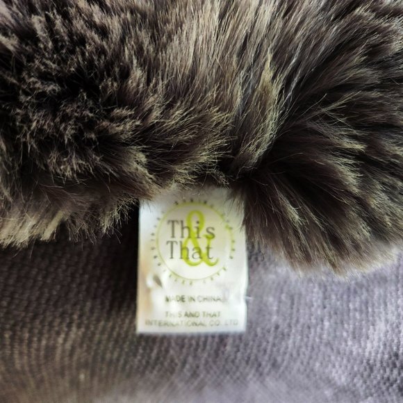 Poncho/Cape with Fur Trim - One Size - Picture 3 of 4